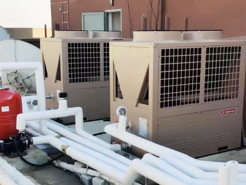 OEM 25HP hot water heat pumps are installing in Hebei.